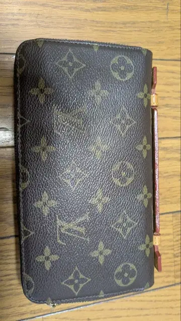 장지갑 모노그램