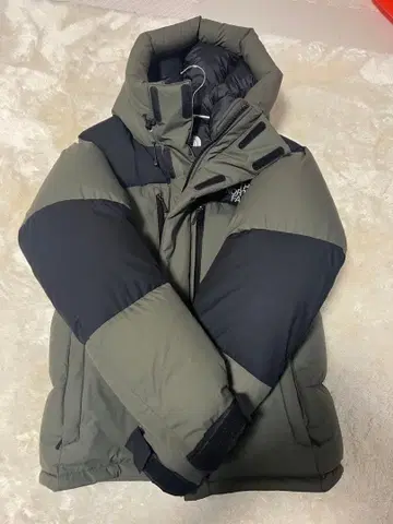 THE NORTH FACE 다운 자켓 L 사이즈 올리브/블랙