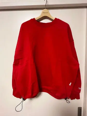 레드 오버 사이즈 트레이닝복