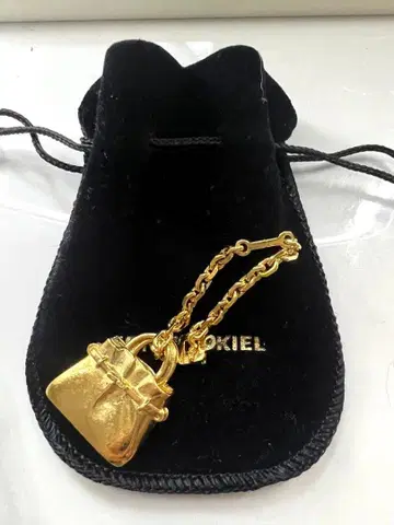 소니아 리키엘 참 백형