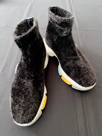 FURLA 훌라 샤기 숏부츠 스니커즈 블랙 23.5