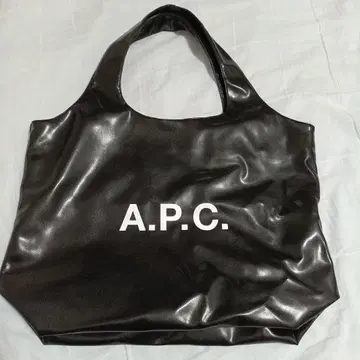 A.P.C. 블랙 토트백