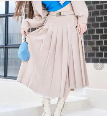 릴리 브라운/스텝 헴 슬릿 플리츠 스커트/베이지