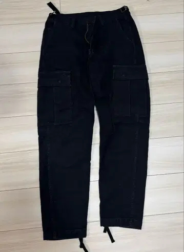 undefeated 블랙 카고 팬츠