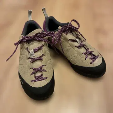 23cm 3회 사용 트레킹 슈즈 몽벨