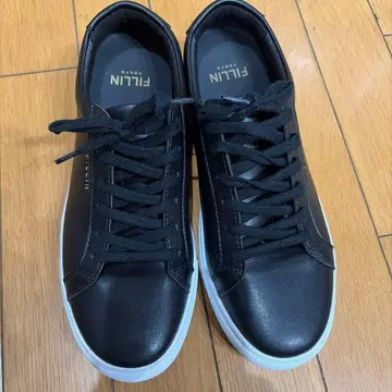 FILLIN 블랙 스니커즈