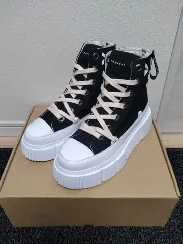 새상품 INUIKII 이누이키 플랫폼 부츠 41