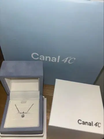 Canal 4C 실버 다이아몬드 목걸이 박스 포함