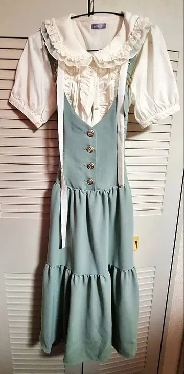 [ 새상품급 ] poetique 오버롤 스커트 & 블라우스 세트