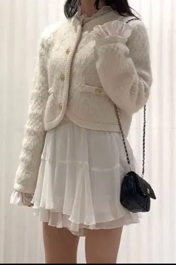 SNIDEL 스나이델 퍼라이크 프릴 니트 자켓 새상품급 화이트