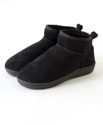 미네통카 블랙 앵클 슬리퍼 부츠