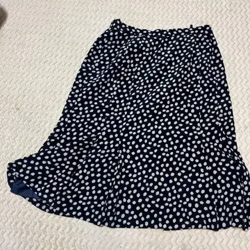 emelek 네이비 화이트 도트 플레어 스커트