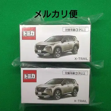 토미카 X-TRAIL (쉘 블론드/슈퍼 블랙 2톤)