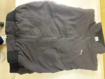 [ 한정 수량, 가격 협상 가능 ] Puma 블랙 봄버 자켓