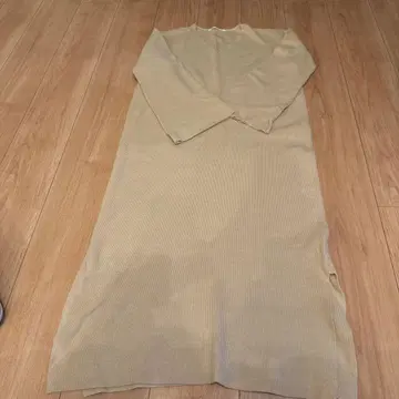 어반 리서치 베이지 니트 롱 원피스