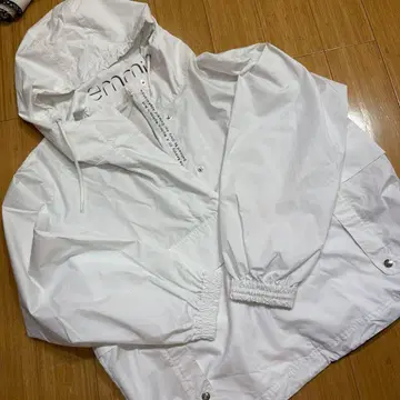 emmi 화이트 마운틴 파카