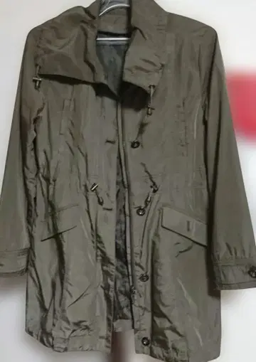 올리브 그린 자켓