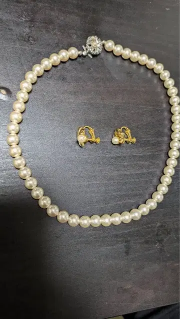 펄 목걸이와 귀찌 세트