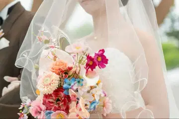 아루이즈 웨딩 멜로우 베일 with a white