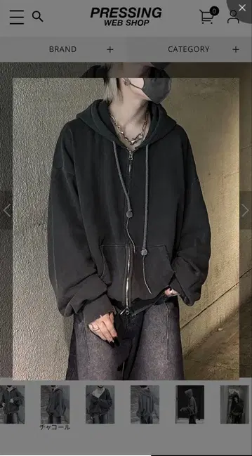 [ Chikashitsu + ] damage zip up hoodie