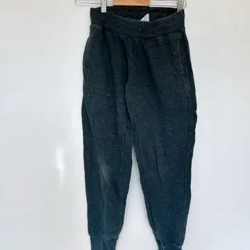 다크 그레이 조거 팬츠 맨투맨 원단