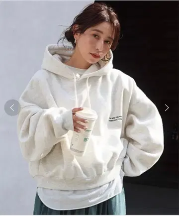 CREDONA 자수 로고 후드티 아이보리