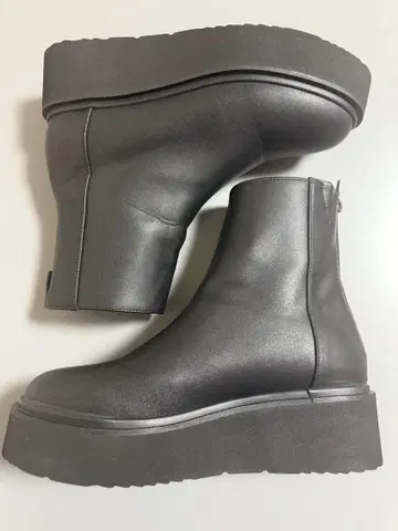 didot showroom 경량 통굽 벌키 플랫폼 러버 부츠