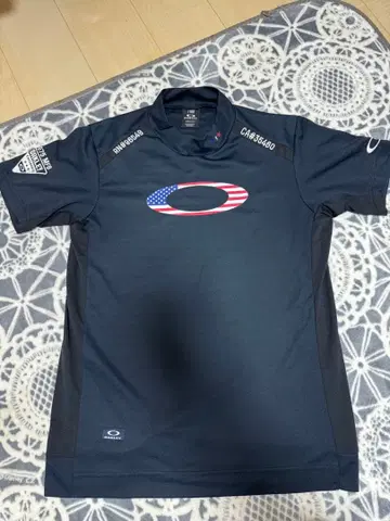 오클리 골프 모크넥 셔츠