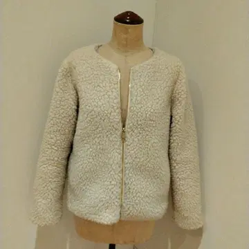 SLOBE 아이보리 보아 노카라 자켓