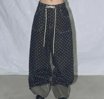 도트 무늬 다크 그레이 캐주얼 팬츠 1