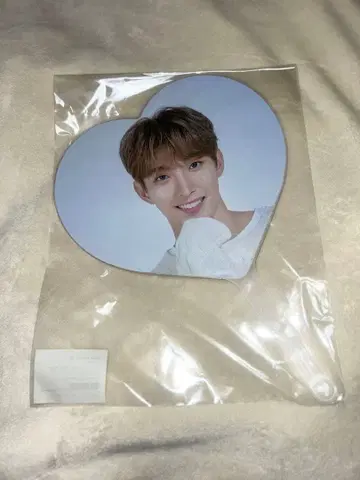 하트형 부채 도겸 케렌