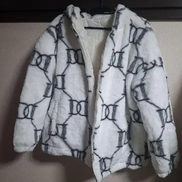 후드 부착 화이트 플리스 자켓