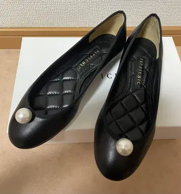 [ 미사용 새상품 ] pippichic 블랙 펄 플랫슈즈 36