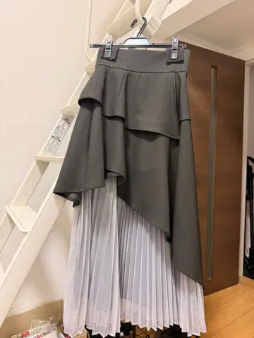 dazzlin 그레이 레이어드 플리츠 스커트