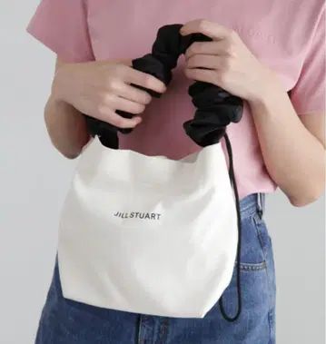 질 스튜어트 숄더백 화이트