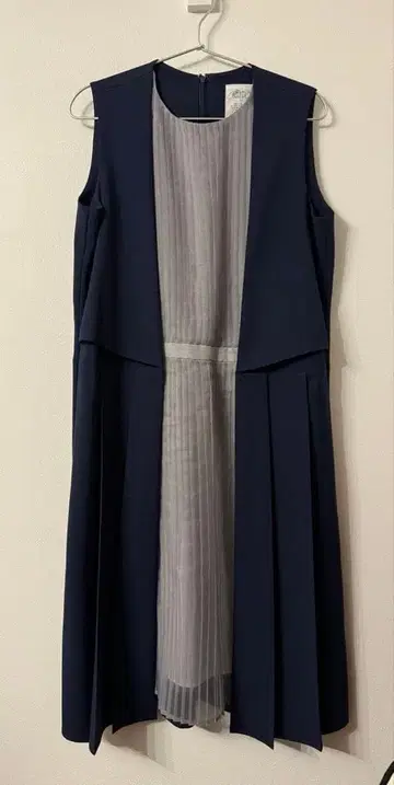 AMBIDEX 슬리브리스 원피스 네이비