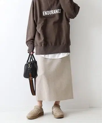 [ 새상품 택 포함 ] FRAMeWORK의 트윌 저지 타이트 스커트/Be