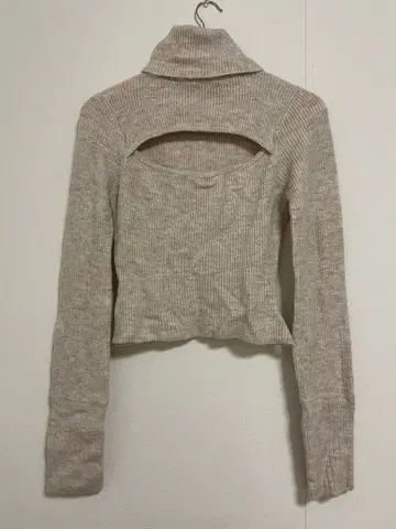 ANDMARY 베이지 터틀 니트