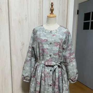 기모노 리메이크 순수 실크 으로 만든 프론트 오픈 원피스(L)