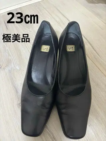 컨디션 최상 ing 블랙 가죽 스퀘어토 펌프스 23cm