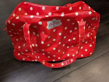 Cath Kidston 빨간색 도트 보스턴 백