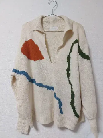 [ 미사용 새상품 ] 뉴앙스 디자인 V넥 니트 스웨터 M 사이즈