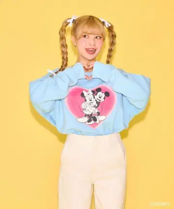 Seiney Blonde 디즈니 맨투맨 스카이블루