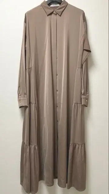 나노 유니버스 사이드 티어드 셔츠 원피스