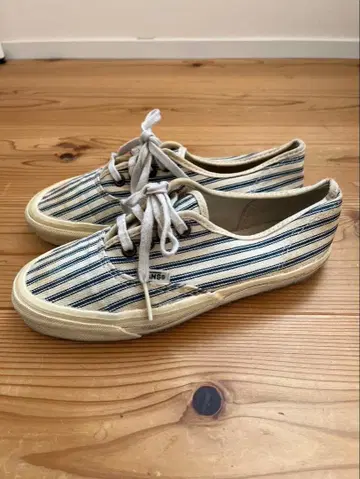 미국제 VANS 오센틱 23.5cm