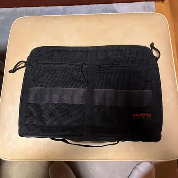 BRIEFING 블랙 클러치백