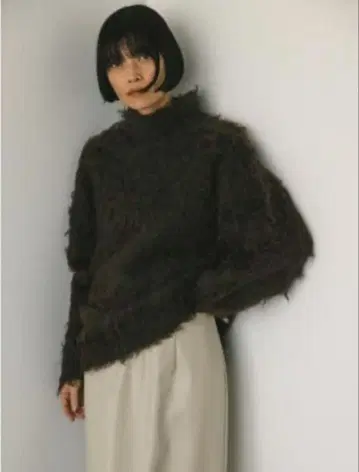 택 포함 미사용 새상품 스타일 믹서기 헤어리 컬 하이넥 니트 베이지