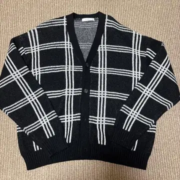 니트웨어 체크 무늬 가디건 M 사이즈