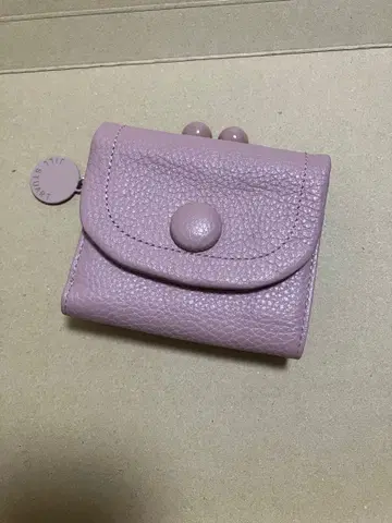 보관품 질스튜어트 루나티 3단 폴더형 지갑 가마구치