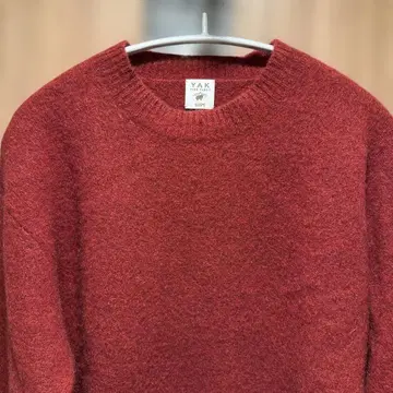 YAK 빨간색 크루넥 니트